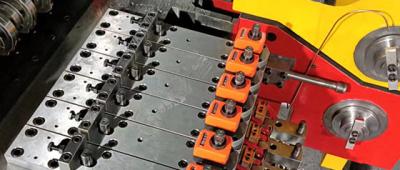 Razlika med strojem za izdelavo vijakov in strojem za izdelavo delov